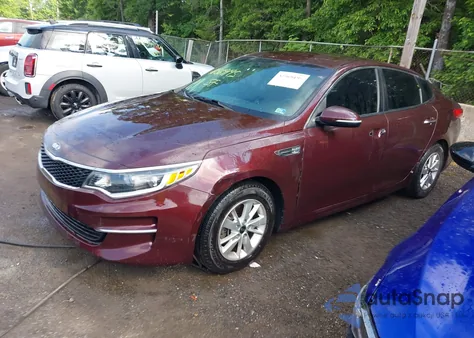 2018 Kia Optima Lx z USA, uszkodzony, nr VIN 5XXGT4L36JG195654